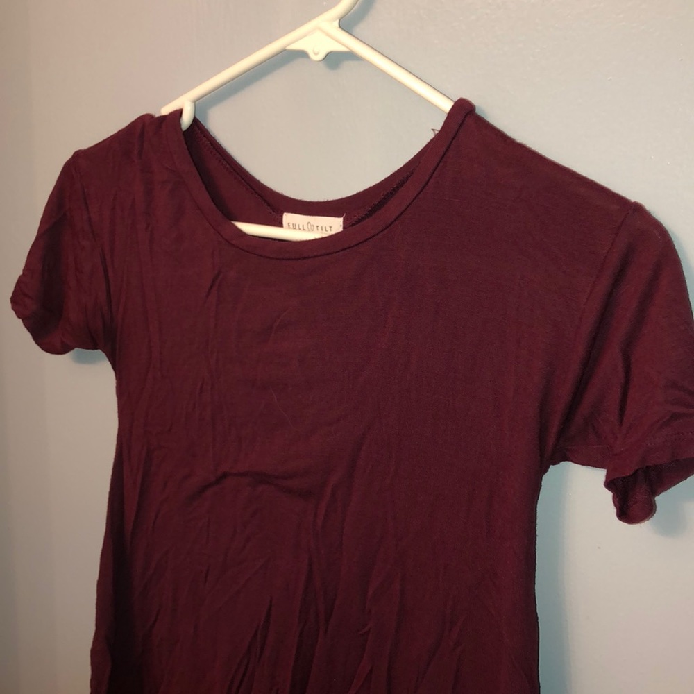 Form-fitting Maroon tee! - Picture 3 of 3